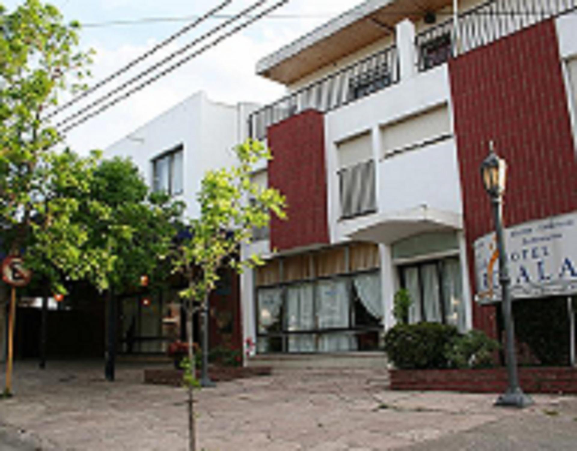 Hotel Marciala 비야카를로스파스 외부 사진